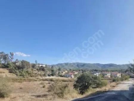 Land For Sale In Kizilyaka With House In 460 M²