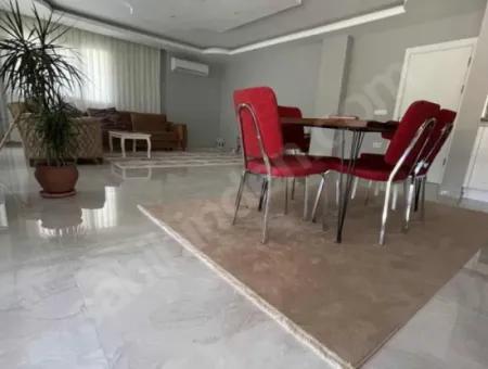 Kızılyaka'da Satılık 4+1 240 Mt2 Villa Pazarlık Vardır