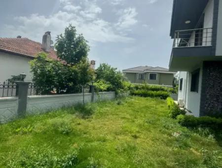 Kızılyaka'da Satılık 4+1 240 Mt2 Villa Pazarlık Vardır