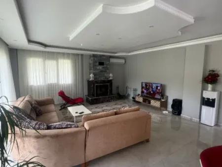 Kızılyaka'da Satılık 4+1 240 Mt2 Villa Pazarlık Vardır