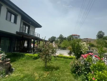 Kızılyaka'da Satılık 4+1 240 Mt2 Villa Pazarlık Vardır